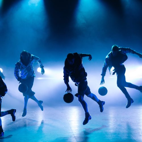 performers-basketball-jump-group-min